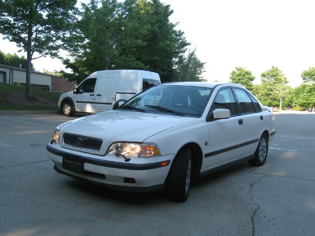 Volvo S40 2000 photo 2