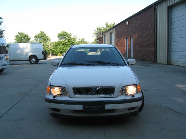 Volvo S40 2000 photo 4