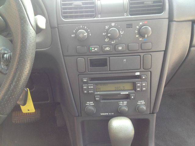 Volvo S40 2001 photo 10