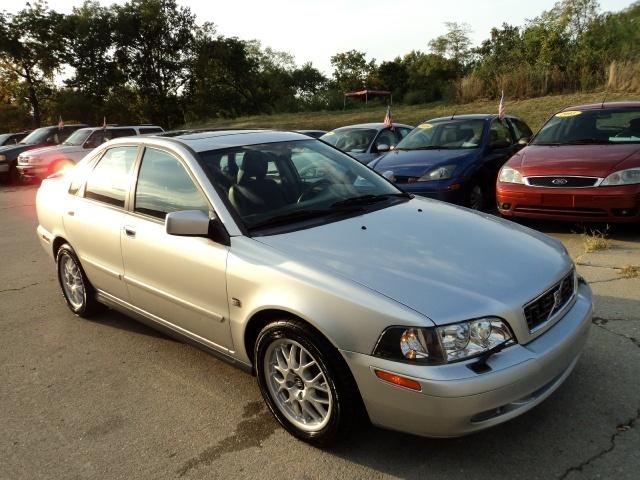 Volvo S40 S 5 Passenger Unspecified