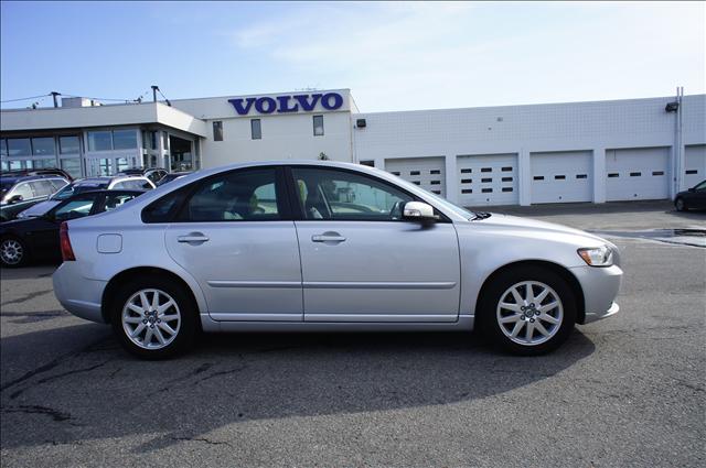 Volvo S40 LXT Sedan
