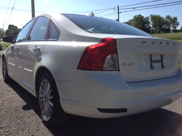 Volvo S40 2010 photo 4