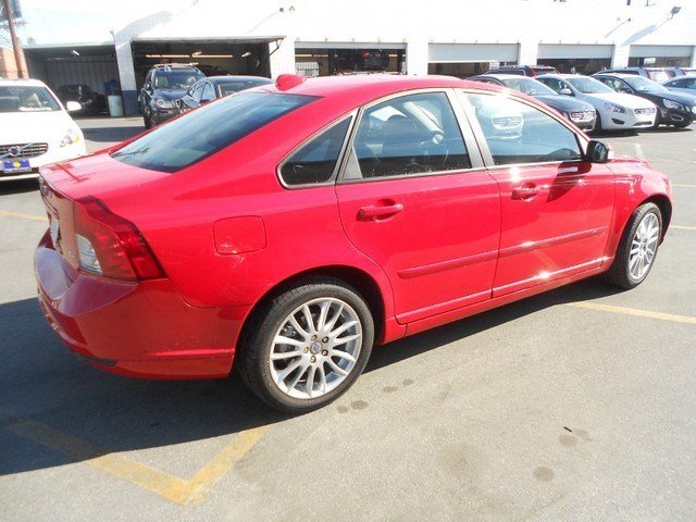 Volvo S40 2010 photo 2
