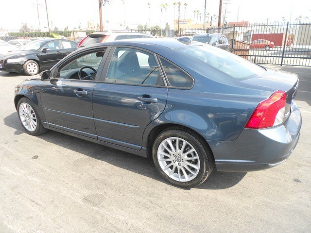 Volvo S40 2010 photo 4