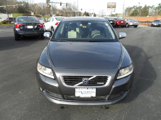Volvo S40 2010 photo 2