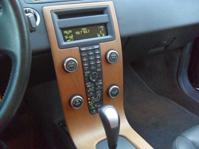 Volvo S40 2010 photo 11