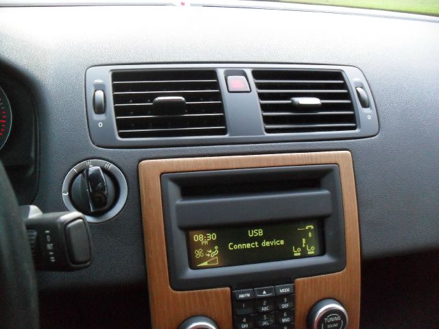 Volvo S40 2010 photo 12