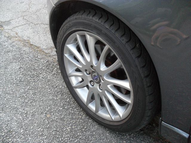 Volvo S40 2010 photo 15