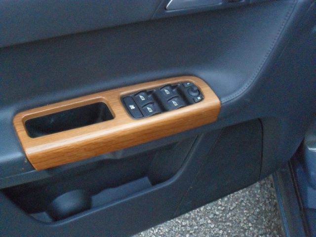 Volvo S40 2010 photo 2