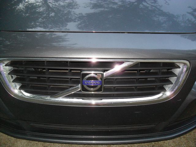 Volvo S40 2010 photo 3