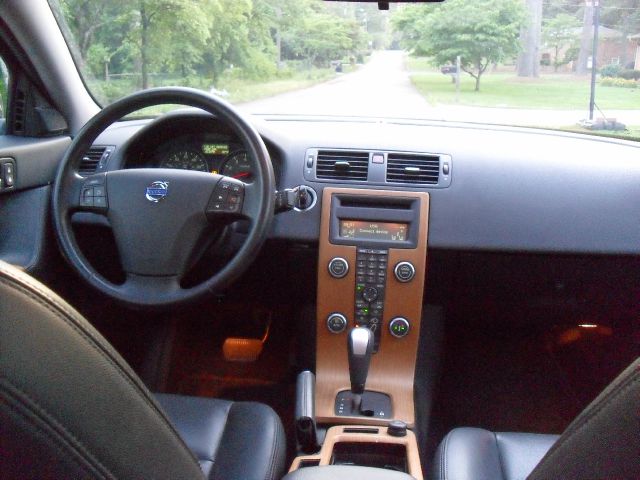 Volvo S40 2010 photo 7