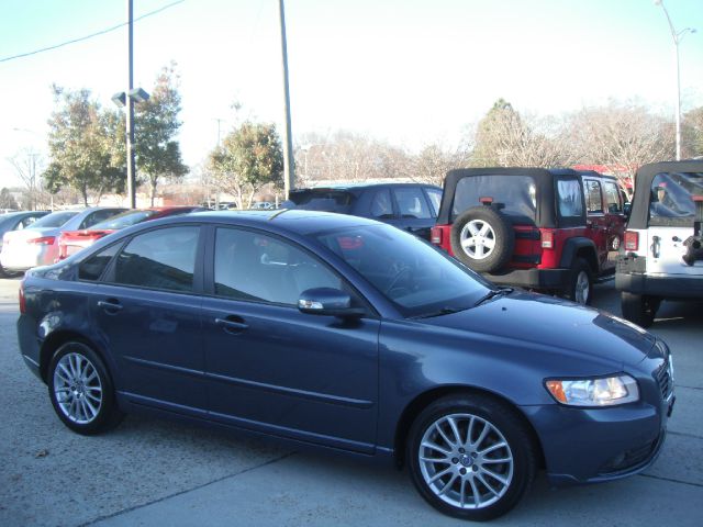 Volvo S40 2010 photo 3