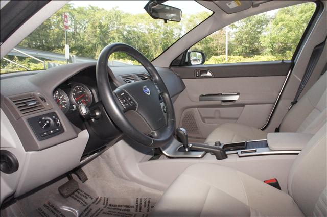 Volvo S40 2010 photo 4