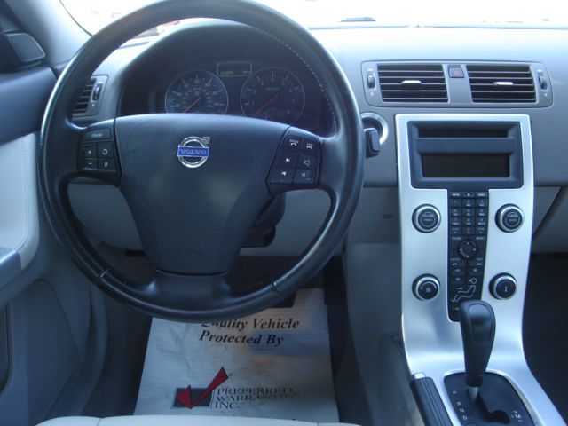Volvo S40 2011 photo 2
