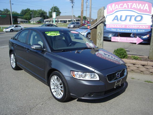 Volvo S40 2011 photo 4