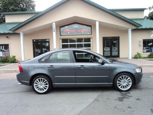 Volvo S40 2011 photo 2