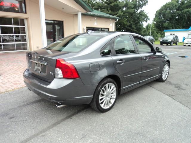 Volvo S40 2011 photo 3