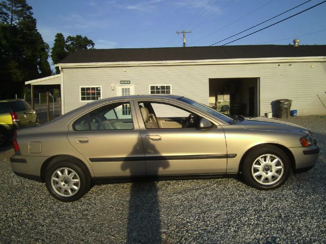 Volvo S60 2.5i Sedan 4D Sedan