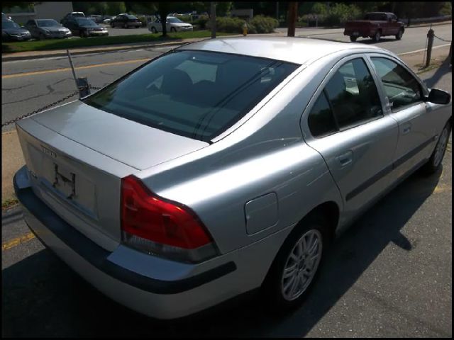 Volvo S60 2004 photo 2