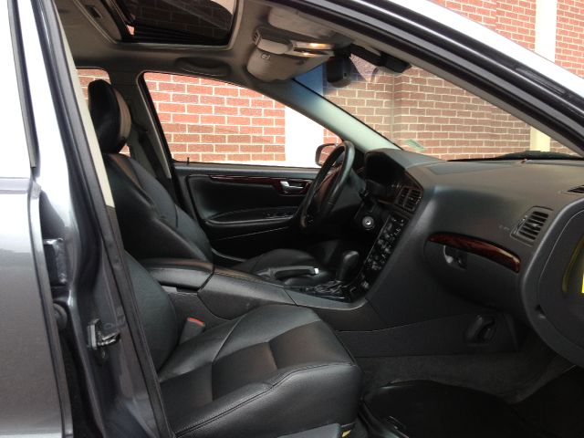 Volvo S60 4WD 4dr Sport Sedan