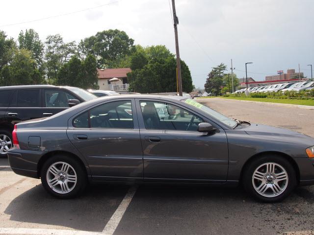 Volvo S60 4WD 4dr Sport Sedan