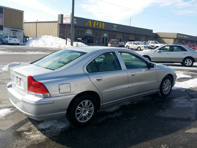 Volvo S60 2005 photo 2