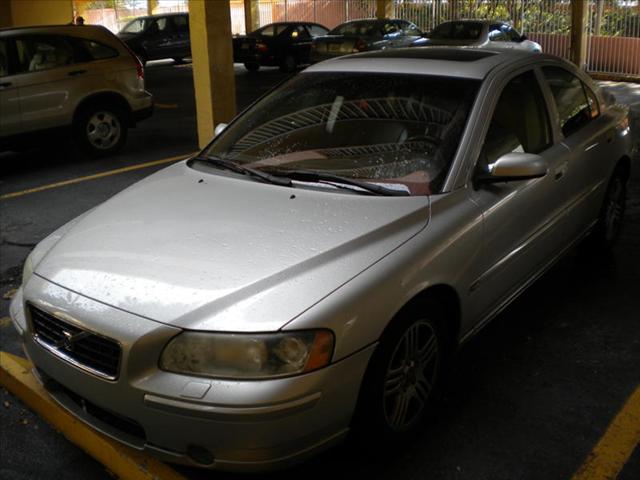 Volvo S60 FWD XLT (roof) Sedan