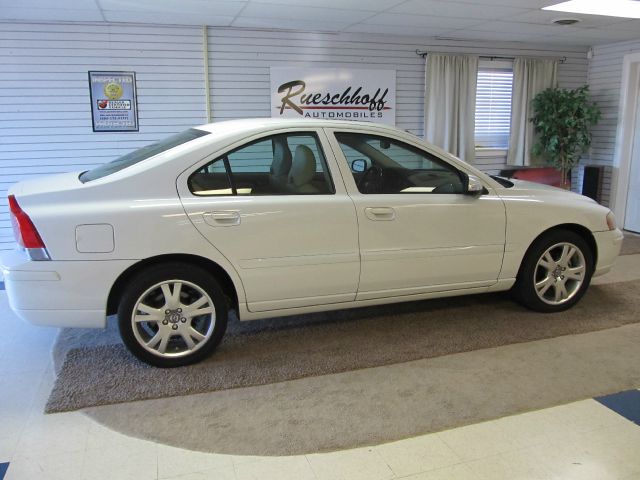 Volvo S60 2007 photo 1