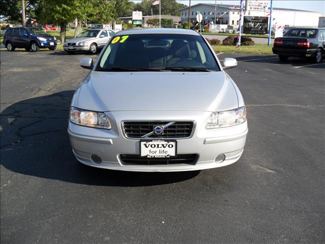 Volvo S60 4WD 4dr Sport Sedan
