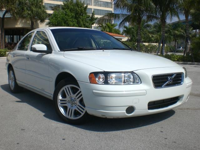 Volvo S60 4WD 4dr Sport Sedan