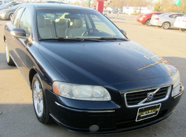 Volvo S60 4WD 4dr Sport Sedan