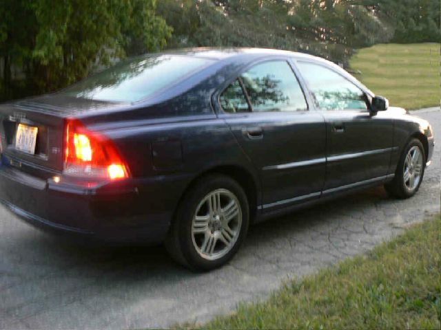 Volvo S60 2008 photo 1