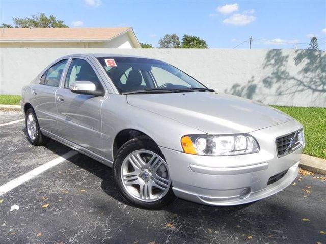 Volvo S60 2008 photo 2