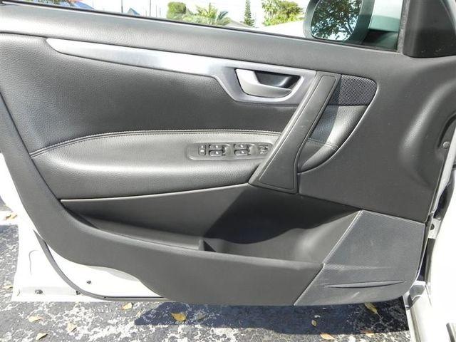 Volvo S60 2008 photo 1