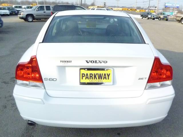 Volvo S60 2008 photo 1