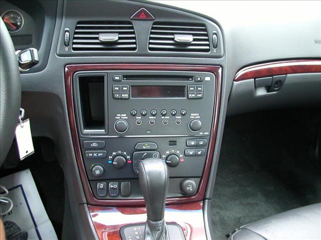 Volvo S60 2008 photo 14