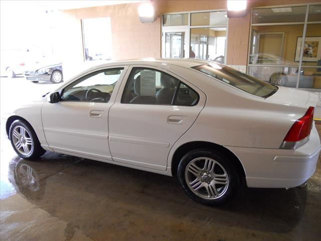 Volvo S60 2008 photo 1