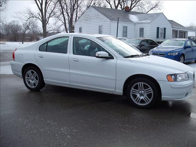 Volvo S60 2008 photo 2