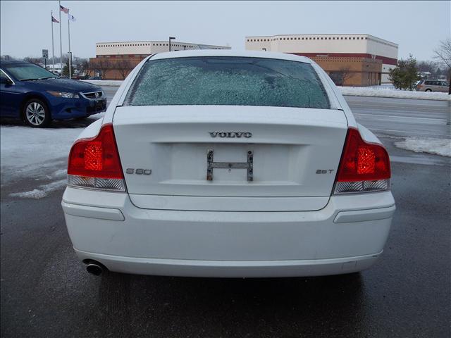 Volvo S60 2008 photo 1