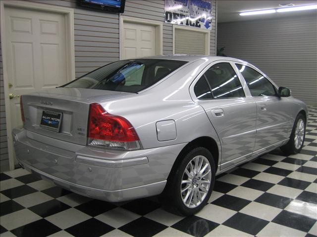 Volvo S60 2008 photo 2