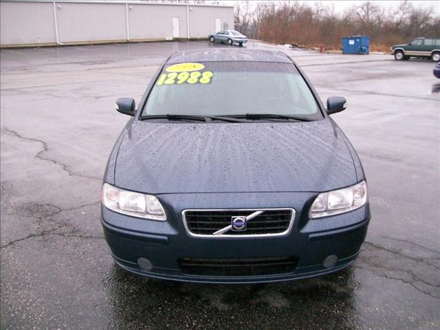 Volvo S60 2008 photo 2