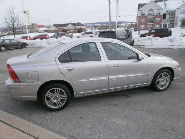 Volvo S60 2008 photo 2