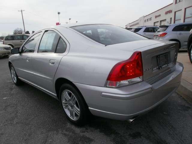 Volvo S60 2008 photo 1