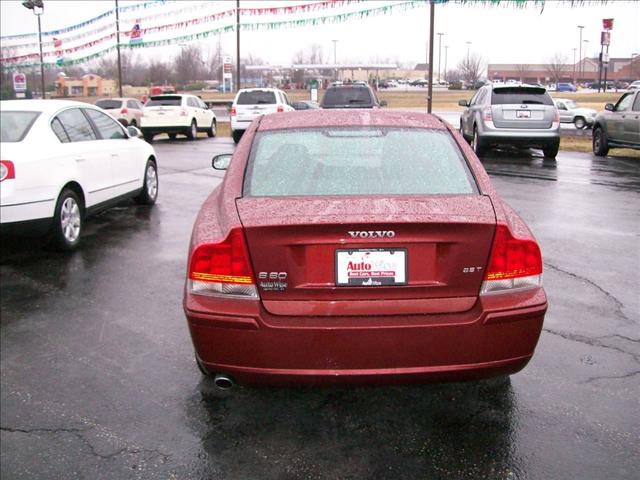 Volvo S60 2008 photo 1