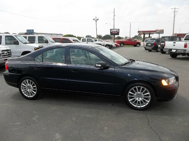 Volvo S60 2008 photo 2