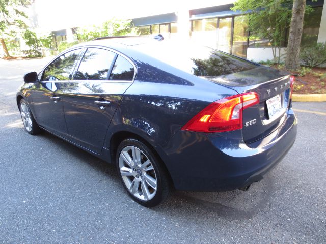 Volvo S60 2011 photo 1