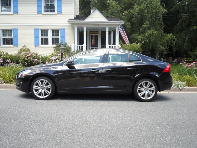 Volvo S60 2011 photo 1