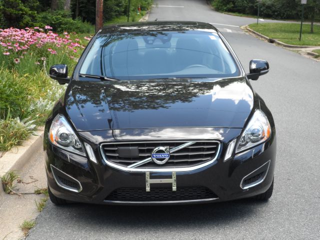 Volvo S60 2011 photo 2