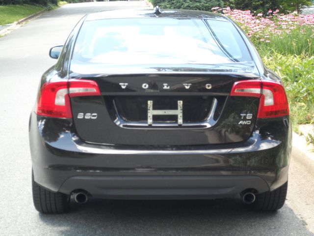 Volvo S60 2011 photo 3
