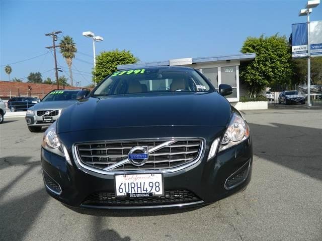 Volvo S60 2012 photo 1